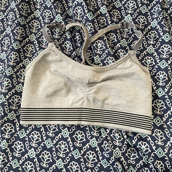 Victoria Secret Sport Gray Racerback Sports Bra - Picture 1 of 2